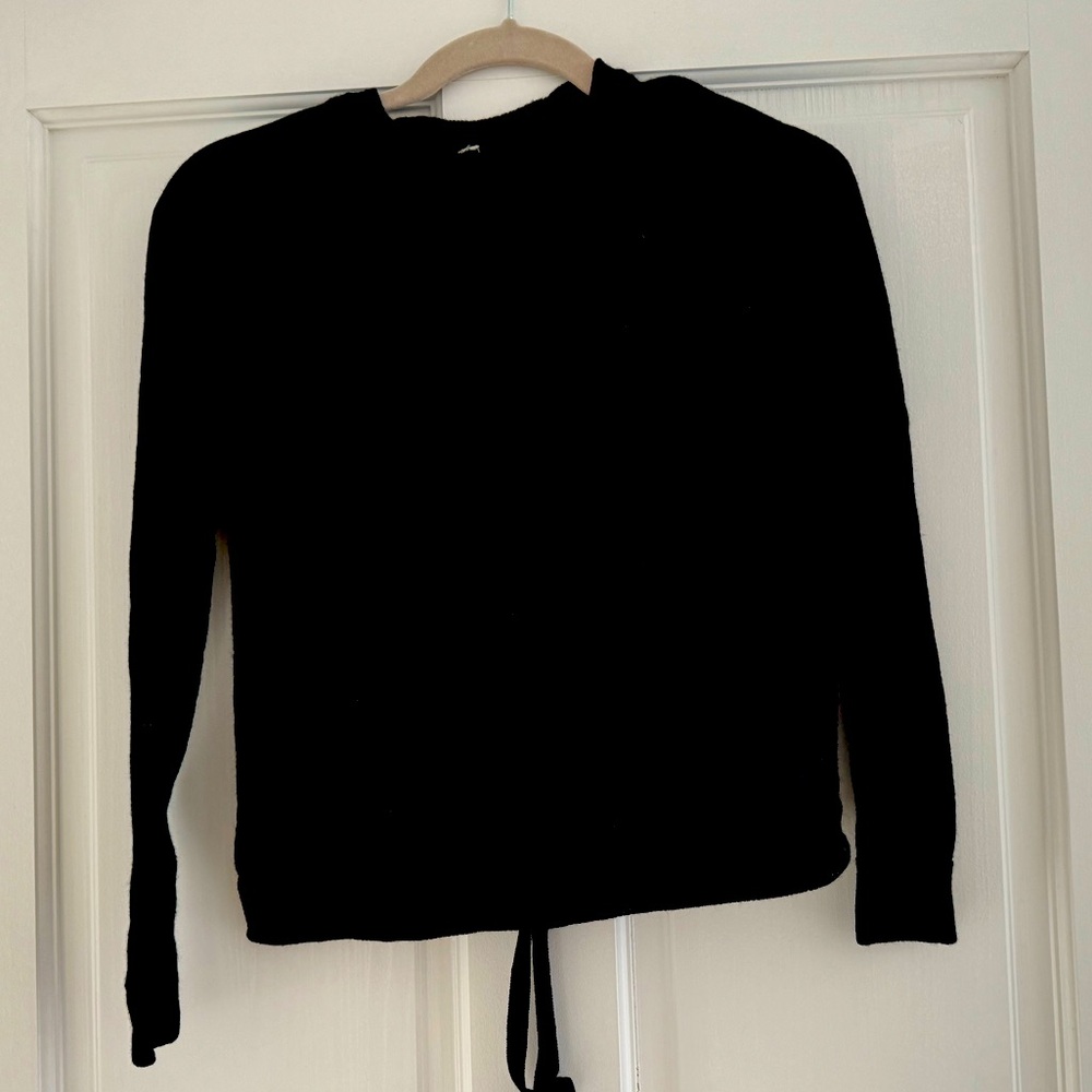 Lululemon black sweater